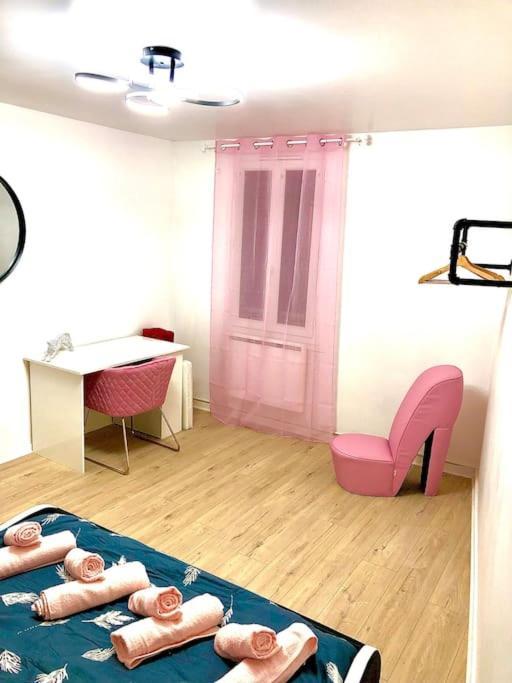 Apartment La Marbriere, Parking Gratuit, Proche Centre